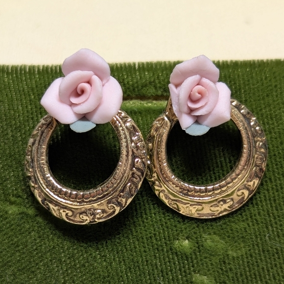 Unk Jewelry - Gold and Pink Floral Hoop Earrings